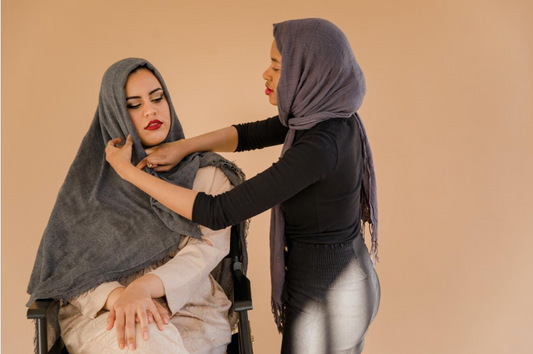 Natuurlijke Schoonheid: Tips voor het Stylen van je Hijab en Haarverzorging