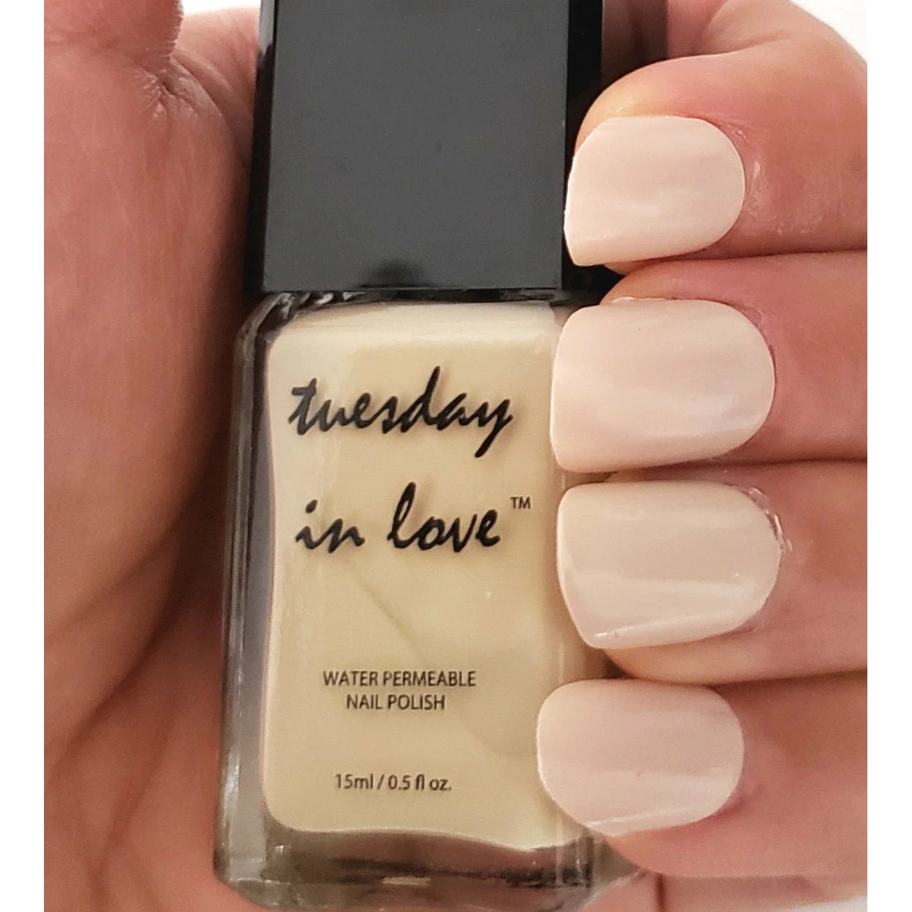 Manicure glanzend met de zuivere romantiek van 'Love Song'