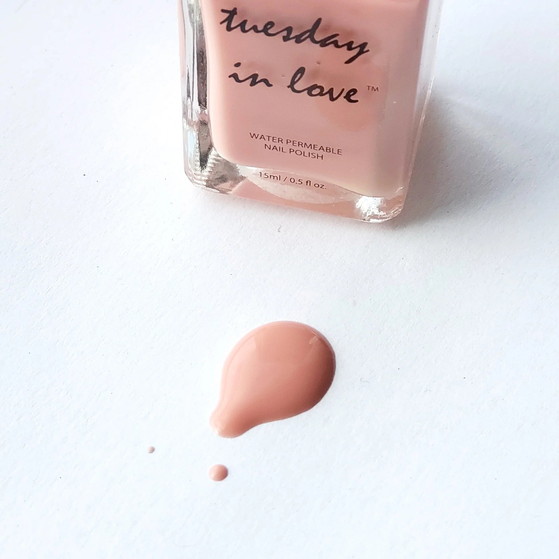 Medium nude pink tint die de schoonheid van elke hand verhoogt