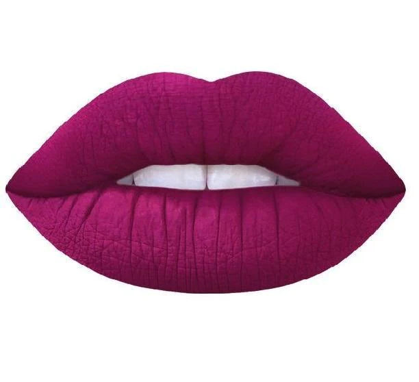 Mid-Tone Berry halal lipstick op vrouwelijke lippen