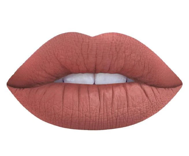 Vrouwelijke lippen met koele roze terracotta "TTYL" lipstick