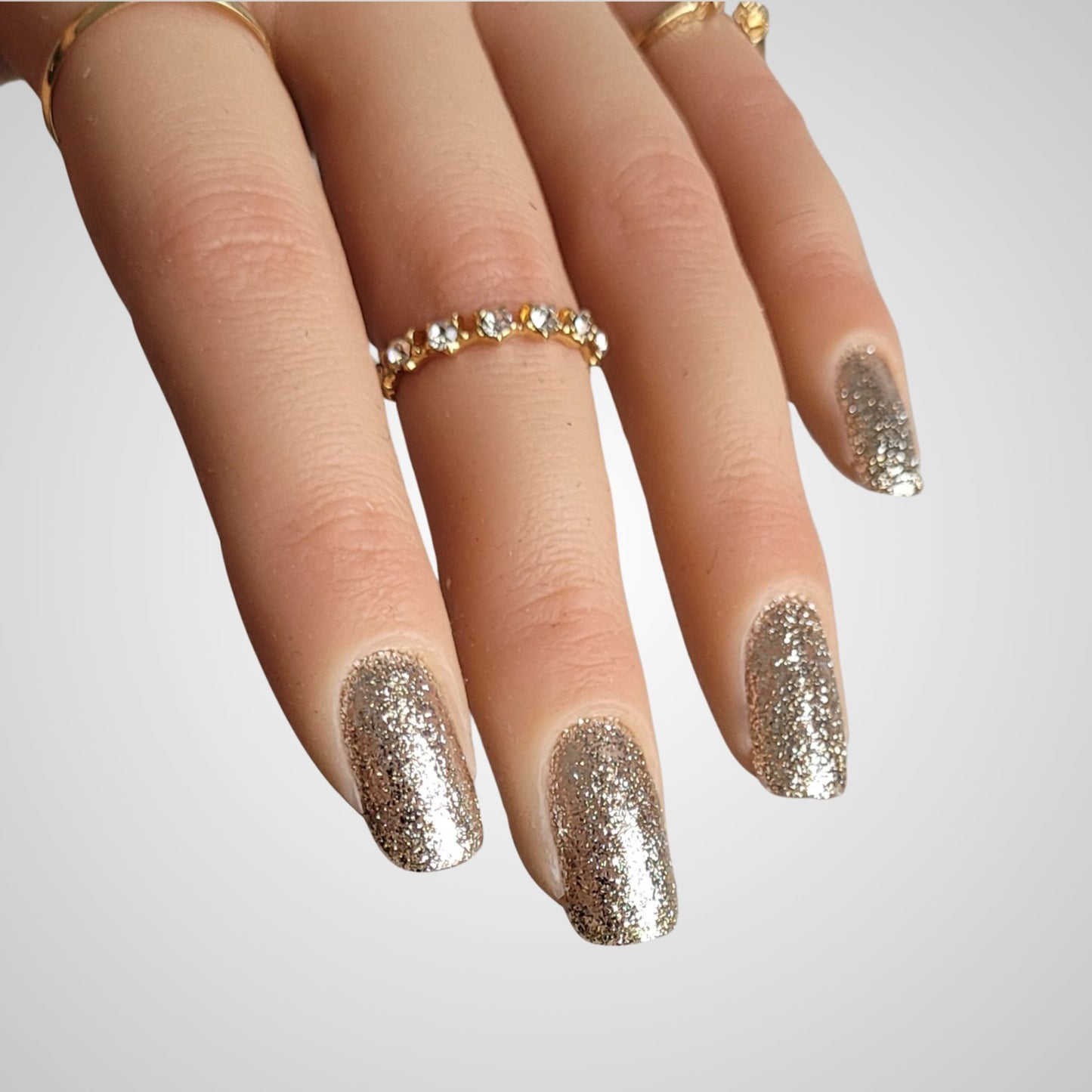 Watch Me Nay Nay op de nagels – Luxe gouden metallic tint met intense glans