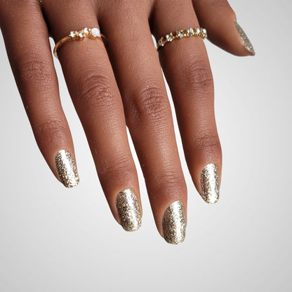 Halal Gel Polish in Watch Me Nay Nay – Een stralende gouden kleur voor een elegante look